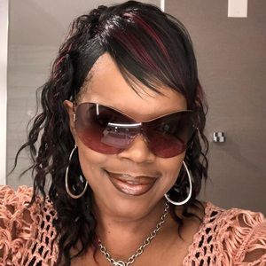 Meet your Posher, Carla